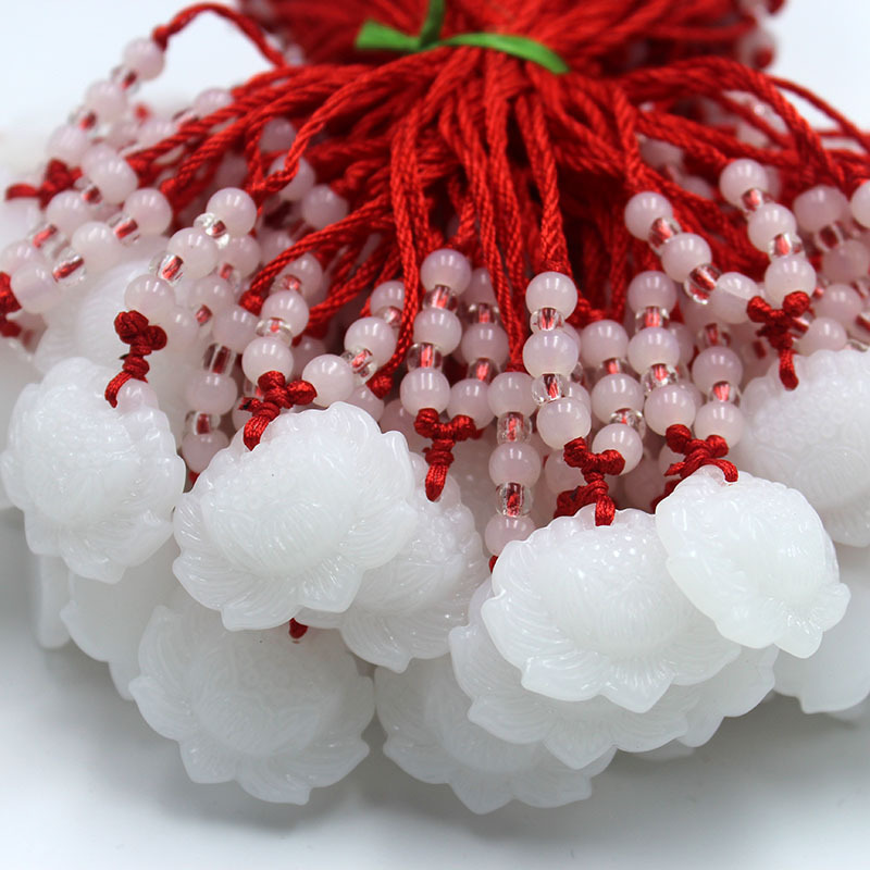 Imitation Jade Glass Peace Buckle Red String Necklace with Guanyin Buddha Pendant, Suitable for Street Stalls, Exhibitions, and Gifts, Geometric Pendant