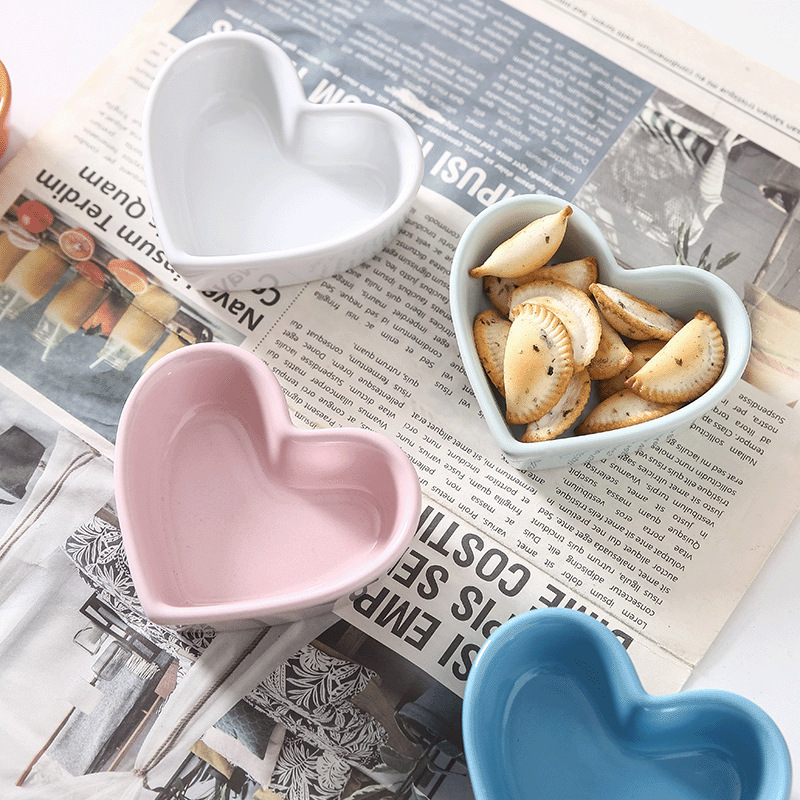 Customized Heart-Shaped Dish, Simple Style Cake, Dessert, Baking Ceramic Small Bowl, Dipping Sauce Dish, Can Be Processed According to Drawings and Samples