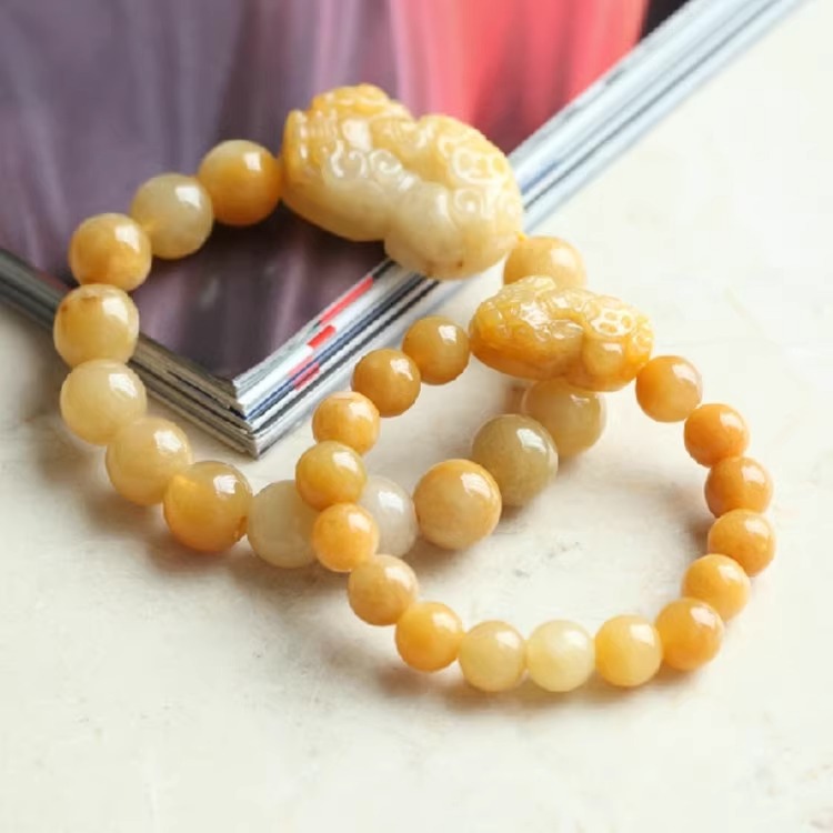 2023 Old Yellow Jade Carved Pixiu Carrying Ancient Coins Bracelet Chain Golden Silk Yellow Dragon Jade Pixiu for Men and Women