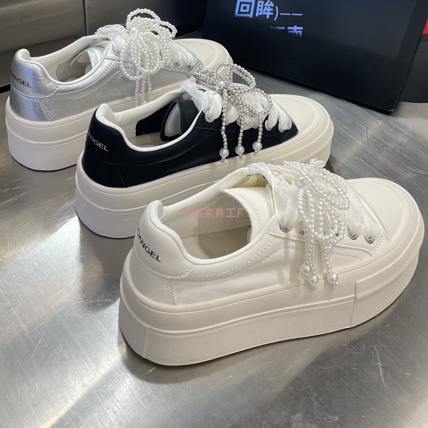 Весенне-осенние новые бежевые мягкие кожаные платформенные туфли для женщин с толстой подошвой, повседневные, модные, универсальные белые кроссовки