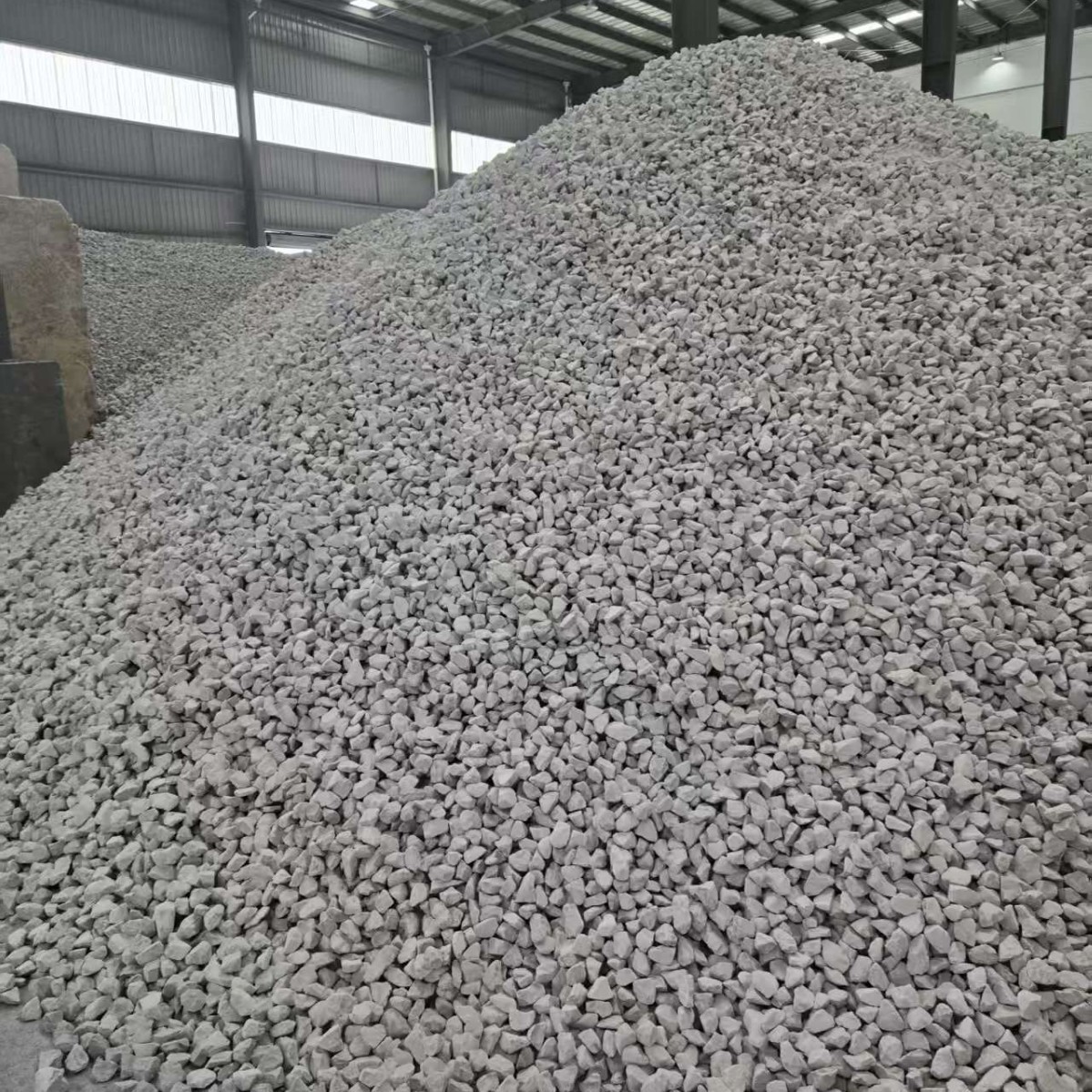 High-Purity Quicklime Desiccant Industrial Calcium Hydroxide Granular Powder Dehumidifier Sewage Treatment Quicklime Blocks
