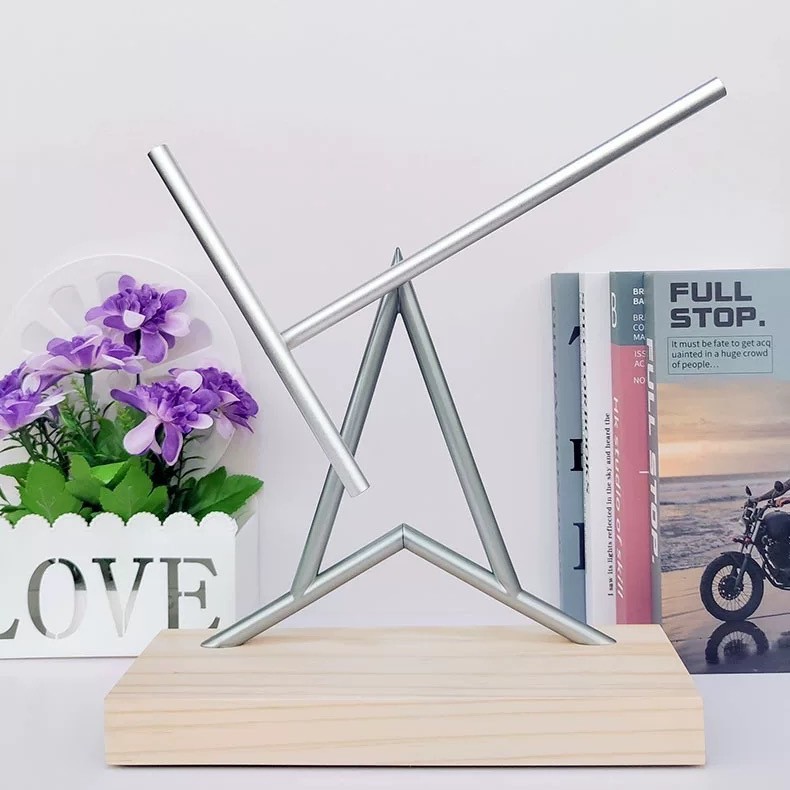 Newton Pendulum Iron Man Chaos Pendulum Permanent Machine Ornaments High-end Creative Business Gift Home Anti-gravity