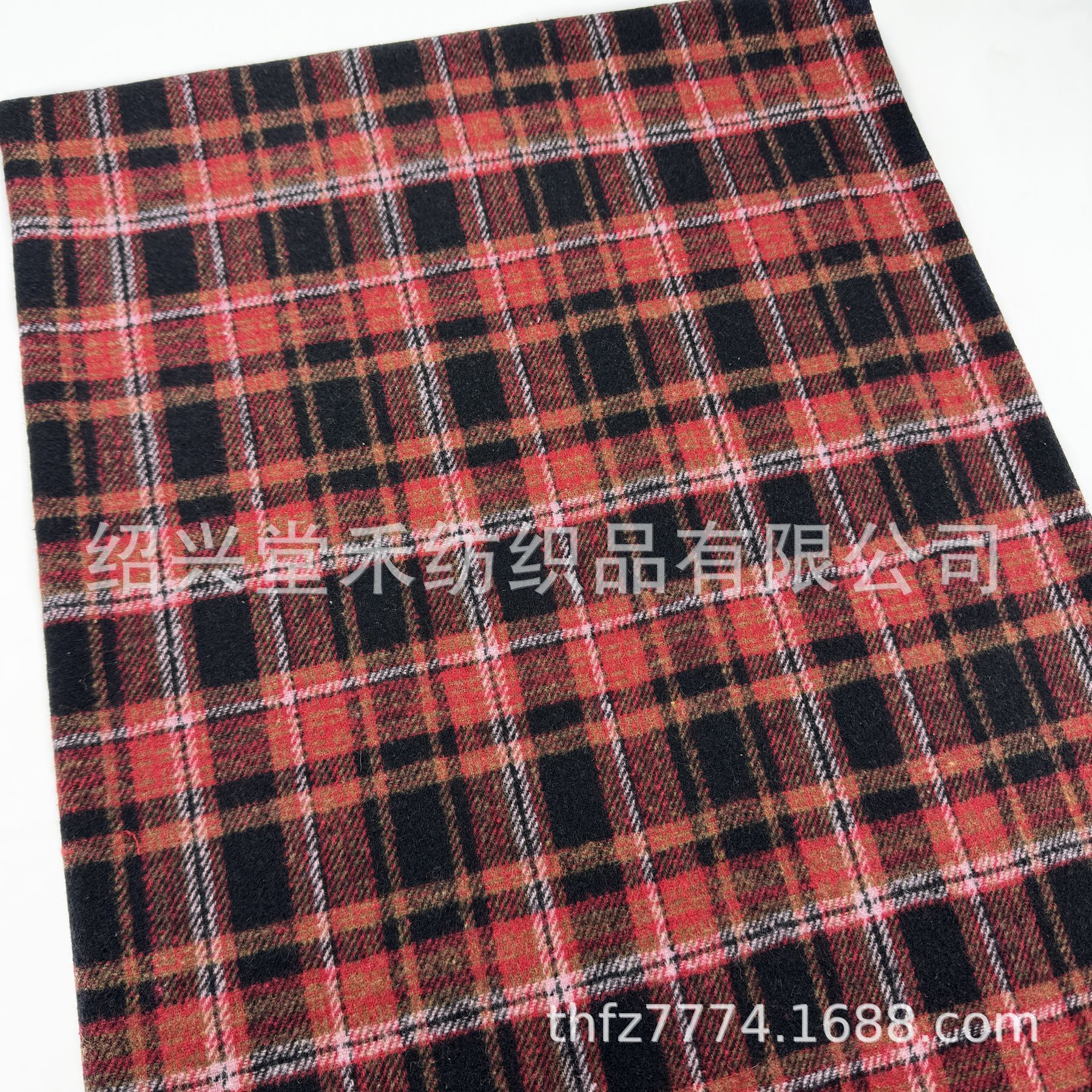 In-Stock Supply of New Japanese and Korean Style Brushed Plaid Fabric for Jk Skirts, Woolen Coats, Pants, Shoes, Hats, Bags, and Accessories