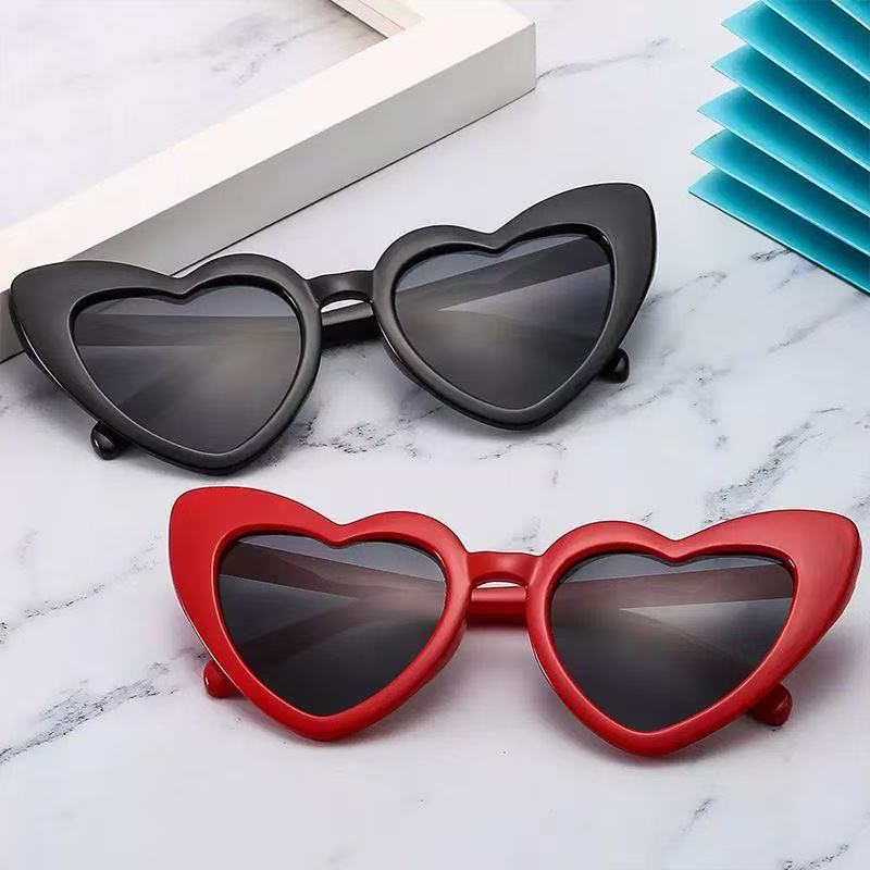 Cross-Border Hot-Selling European and American Style Heart Sunglasses for Women, Fashion Party Slimming Look Sunglasses, Beach Photo Taking Heart Glasses