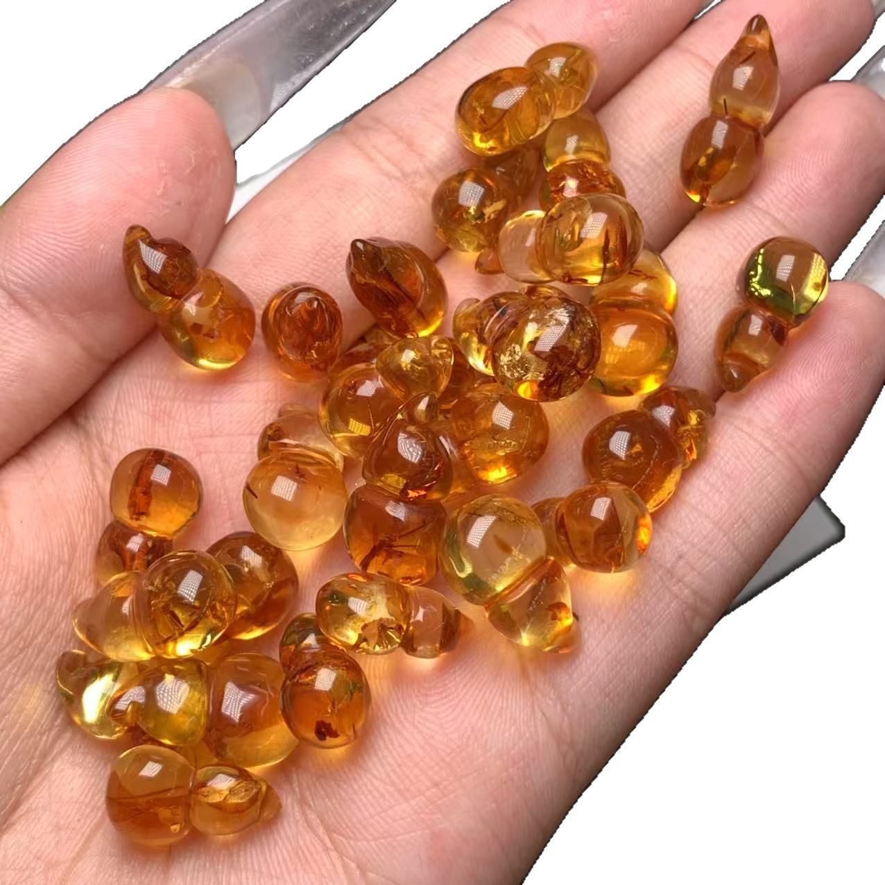 Natural amber flower pear gourd small accessories flowers three-dimensional artistic conception beautiful text play accessories can pond jewelry wholesale