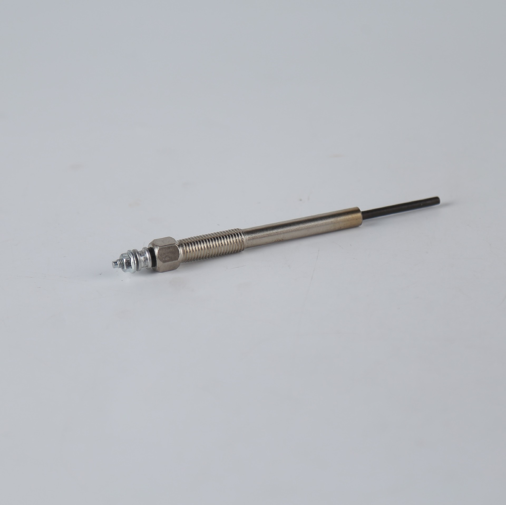 Производитель предлагает свечу предварительного нагрева, подходящую для Qingling 700P, стабильное качество, низкая цена, лучший сервис