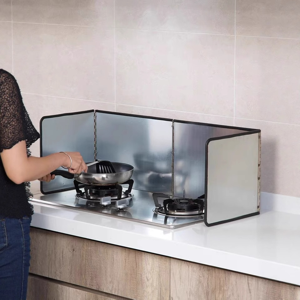 Galvanized Kitchen Oil Baffle Household Oil Splash Baffle Cooking Fence Easy to Clean Foldable Stove Oil Baffle