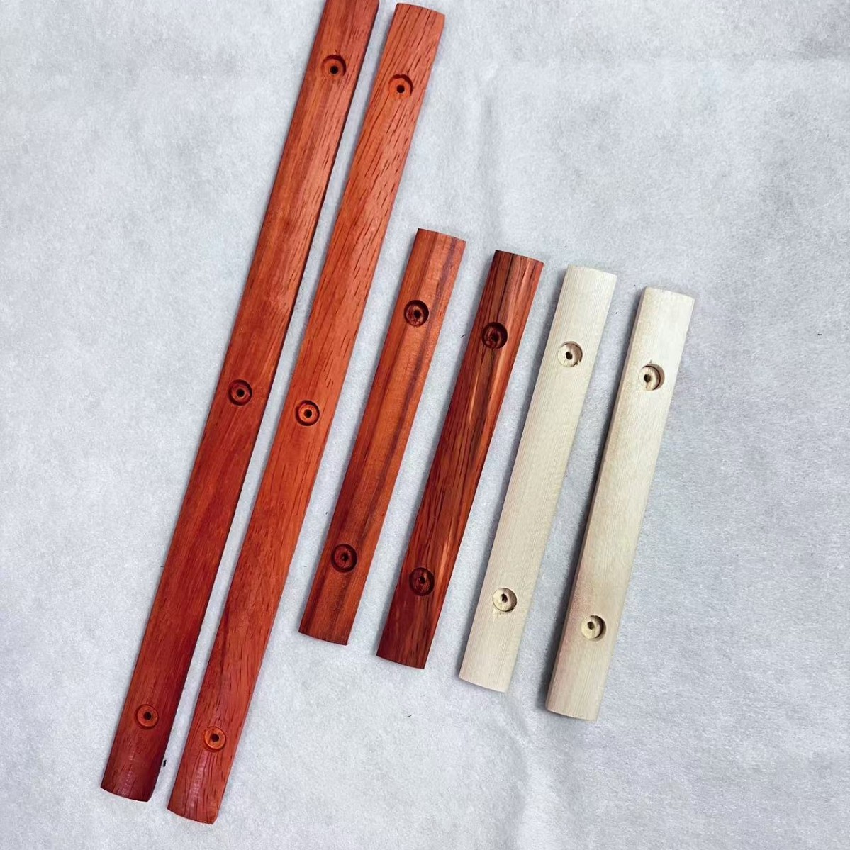 Solid wood hanging shaft line couplet hanging picture pendant wood line safflower pear hanging shaft wood perforated wood line string lanyard