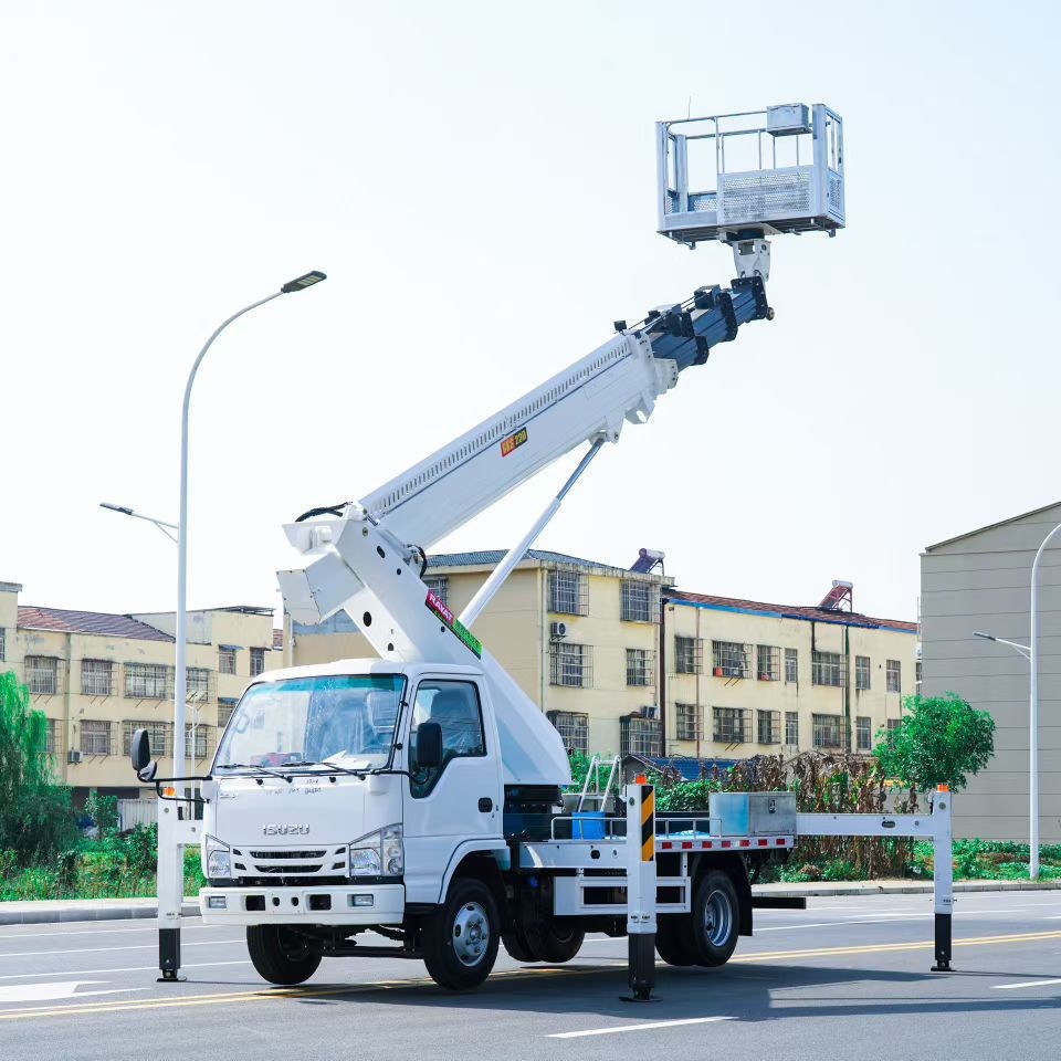 Исузу 20.4м подъемник с секционной стрелой, может использоваться для муниципального водоснабжения, дренажа, укладки газа на высоте и т.д.