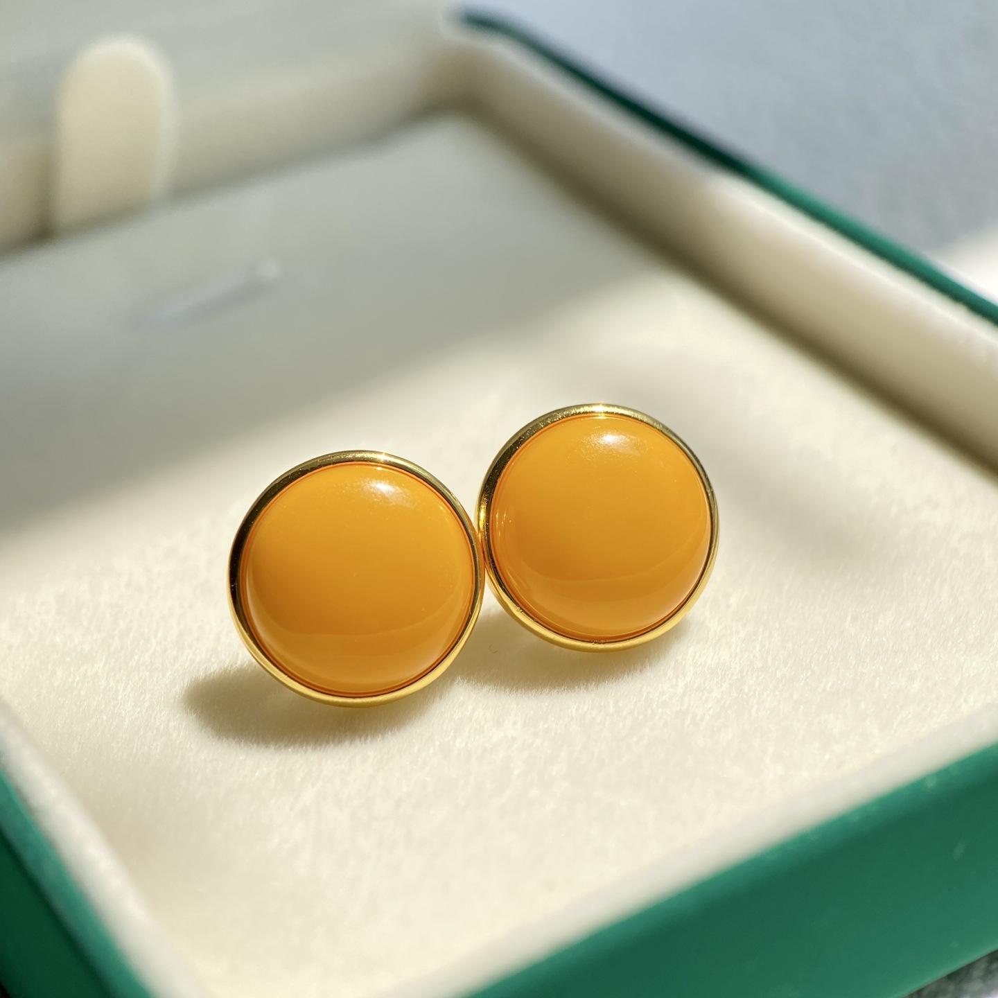 Natural Chicken Oil Yellow Large Round Beeswax Earrings All-Over 925 Silver High-End Genuine Niche High-End Large Disc