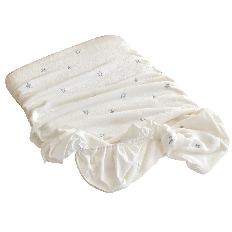 Baby autumn and winter thickened bed sheets newborn baby milk velvet bedspread kindergarten children's mattress cover