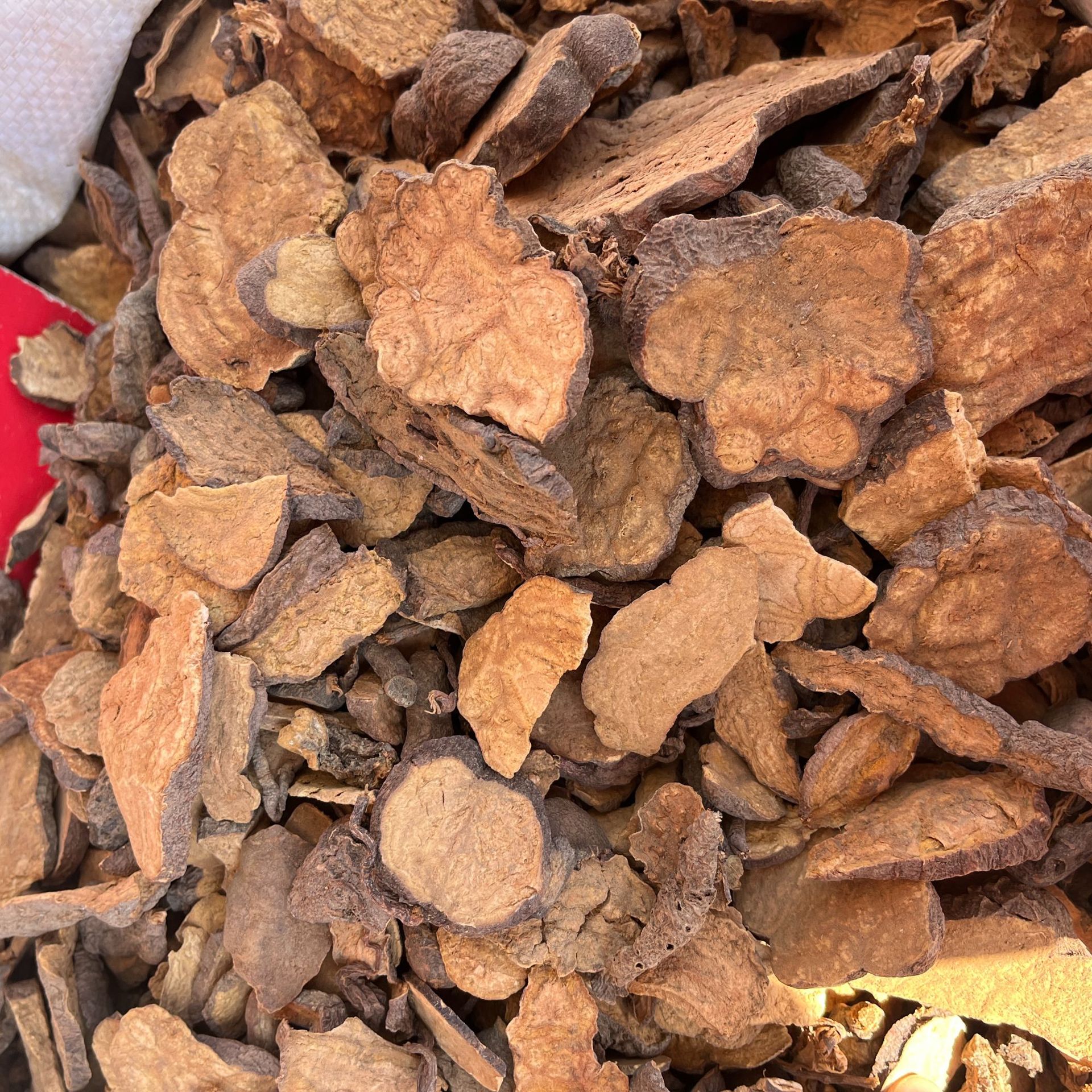 Wholesale and Retail of Chinese Herbal Medicine Polygonum Multiflorum, Raw Polygonum Multiflorum, Processed Polygonum Multiflorum, Polygonum Multiflorum Powder in Bulk, Preferential Grinding and Delivery