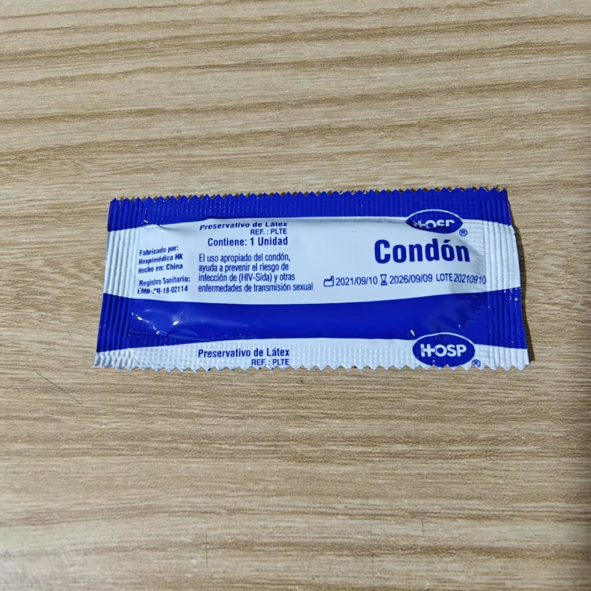 English Long-Packaged Condoms, Ultra-Thin Large Oil-Volume Condoms, Foreign Trade Cross-Border E-Commerce Gifts, Family Planning Supplies