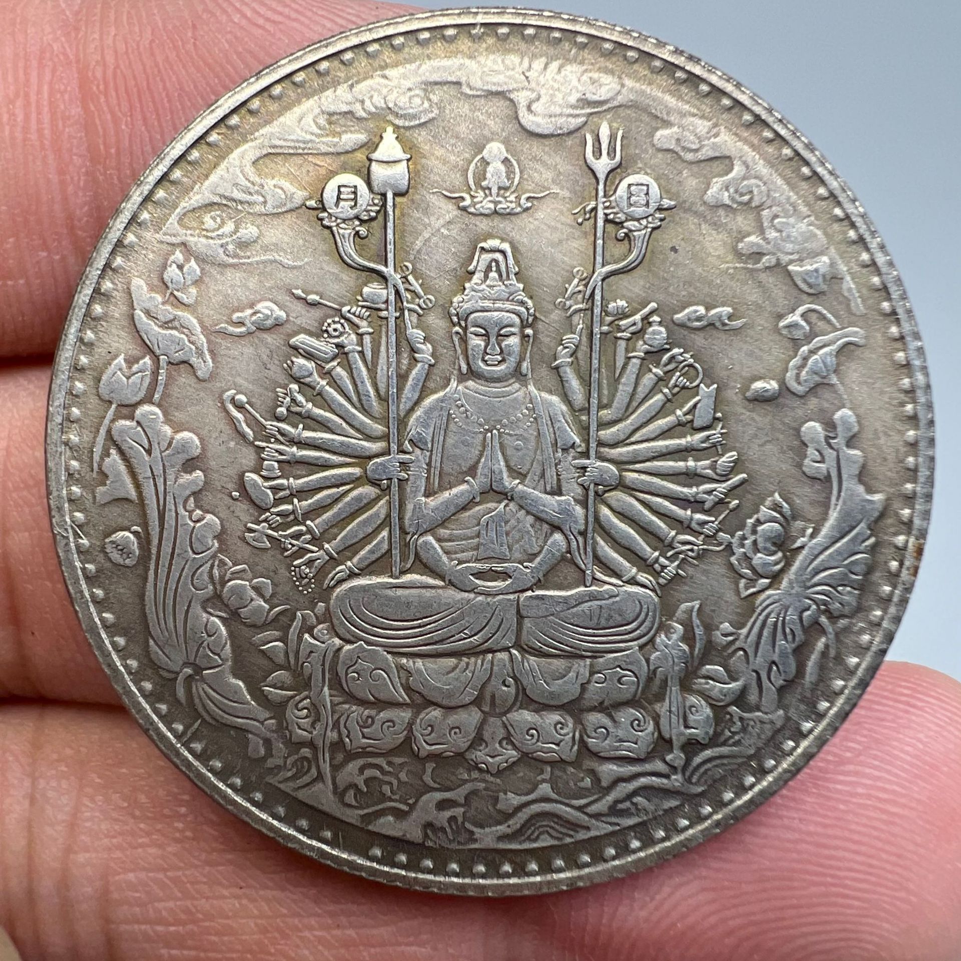 Antique Crafts Thousand-Hand Guanyin Silver Dollar Manufacturers Wholesale