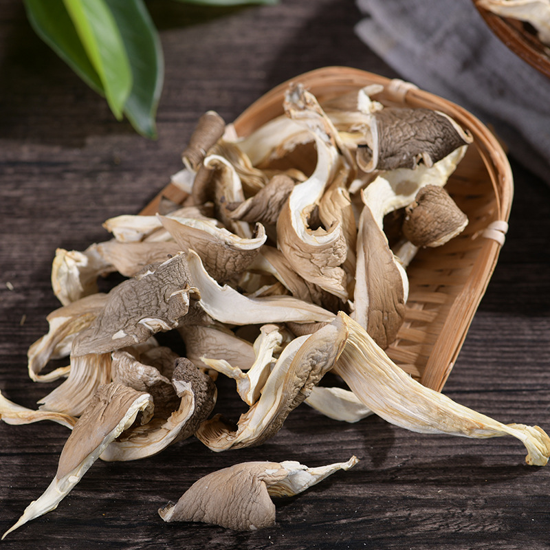 Mushroom soup seasoning Yunnan dried Pleurotus ostreatus, white mushroom, Pleurotus ostreatus, shredded Pleurotus ostreatus, soup and stir-fried dishes in bulk 500g factory wholesale