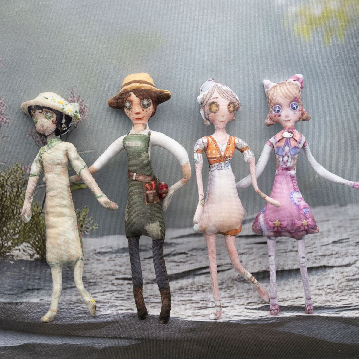 In-Stock Factory Direct Sale of the Fifth Personality Gardener Mouse Figurine, Abstract Without White Edges, Doll with Hands and Feet Made of Wire, Can Be Carefully Selected