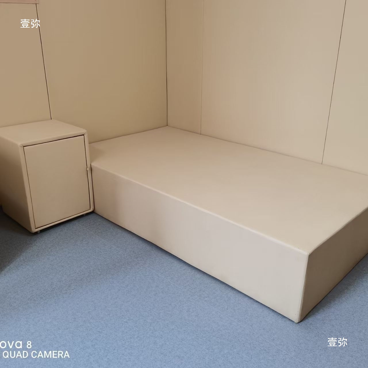 Conversation Room Soft-Packed Tables and Chairs, Soft-Packed Anti-Collision Tables for Questioning, Flame-Retardant Soft-Packed Wall Panels, Soft-Packed Washbasins