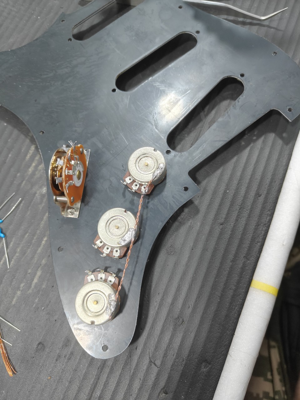 Guitar Panel Accessories Potentiometer Electric Guitar/Electric Bass Universal B500K18MM Guitar Potentiometer Musical Instrument