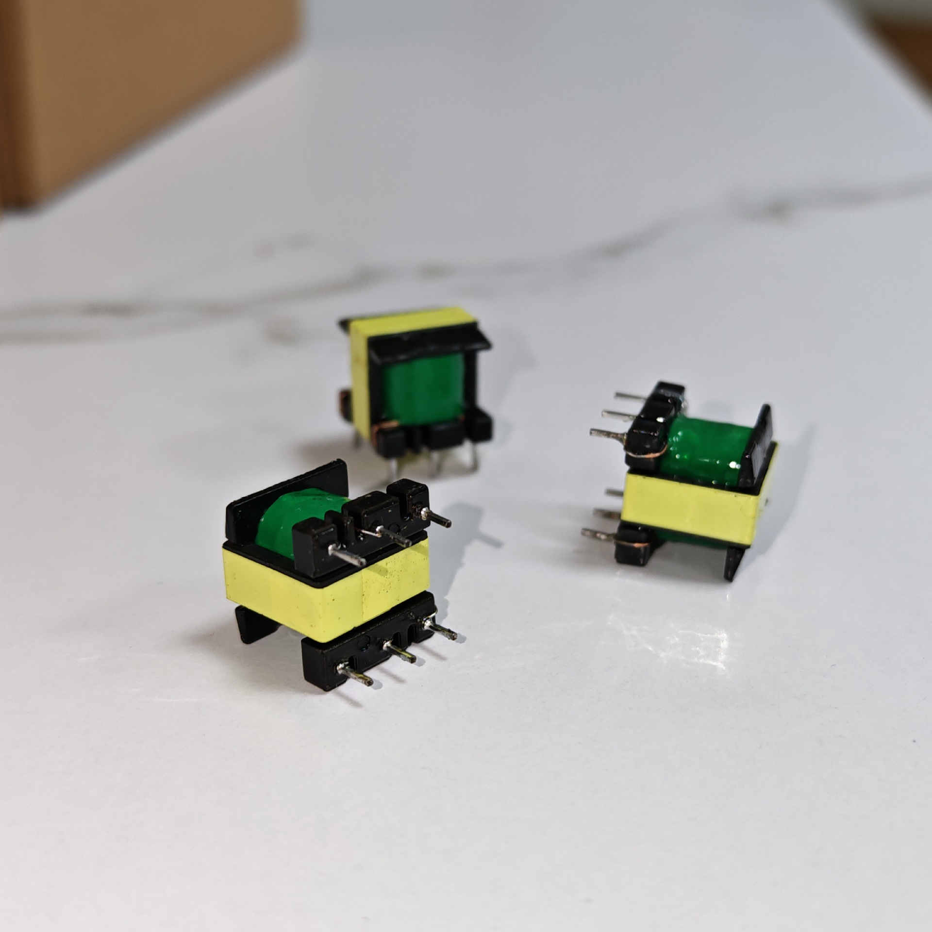 Manufacturer Wholesale Ee13.5(3+3) Vertical High-Frequency Transformer Electric Mosquito Swatter Isolation Universal Electronic Accessories