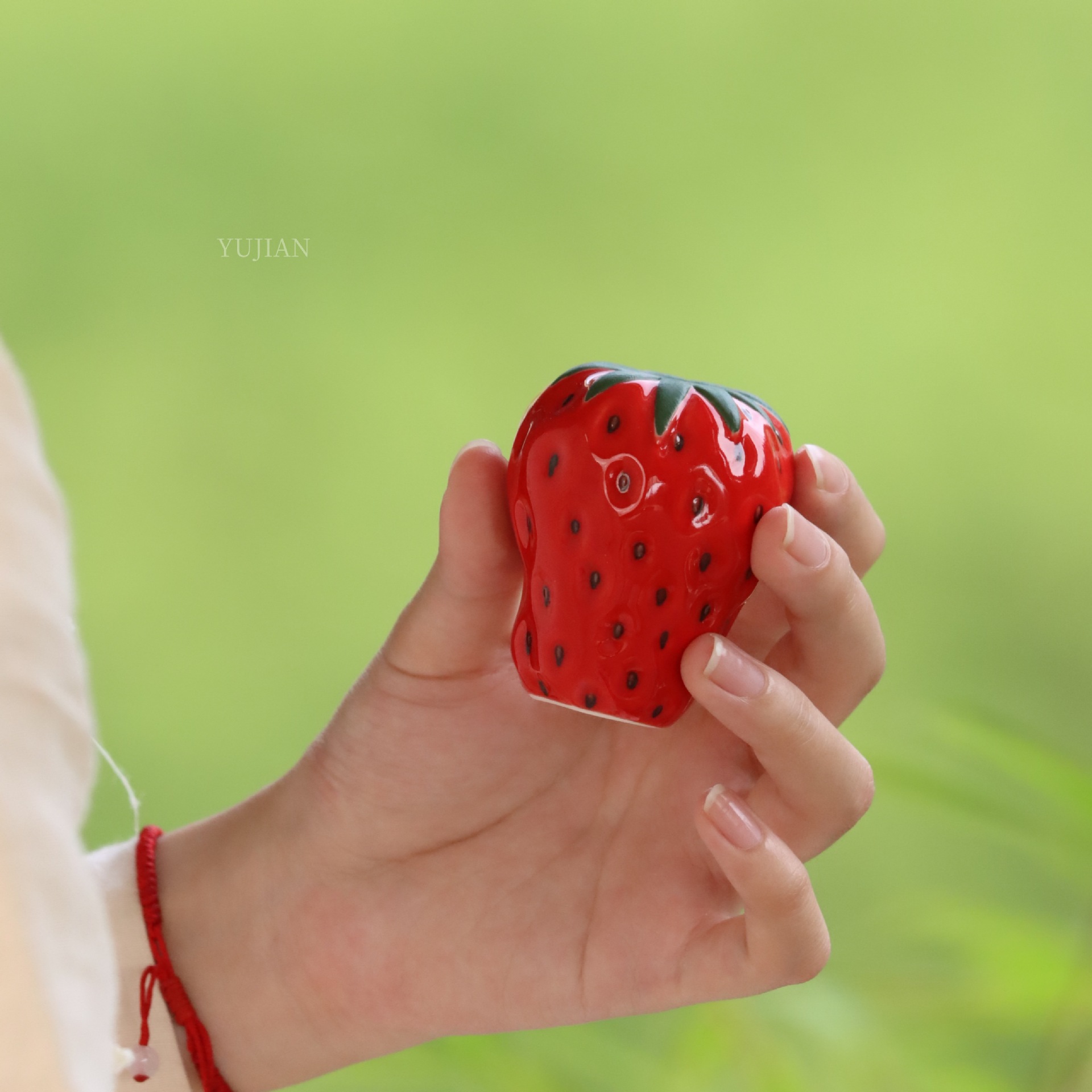 Strawberry Lid Set for Home Tea Table, Ceramic Tea Pet Ornament Lid Set, Tea Ceremony Incense Holder, Incense Burner, Indoor Tea Accessories