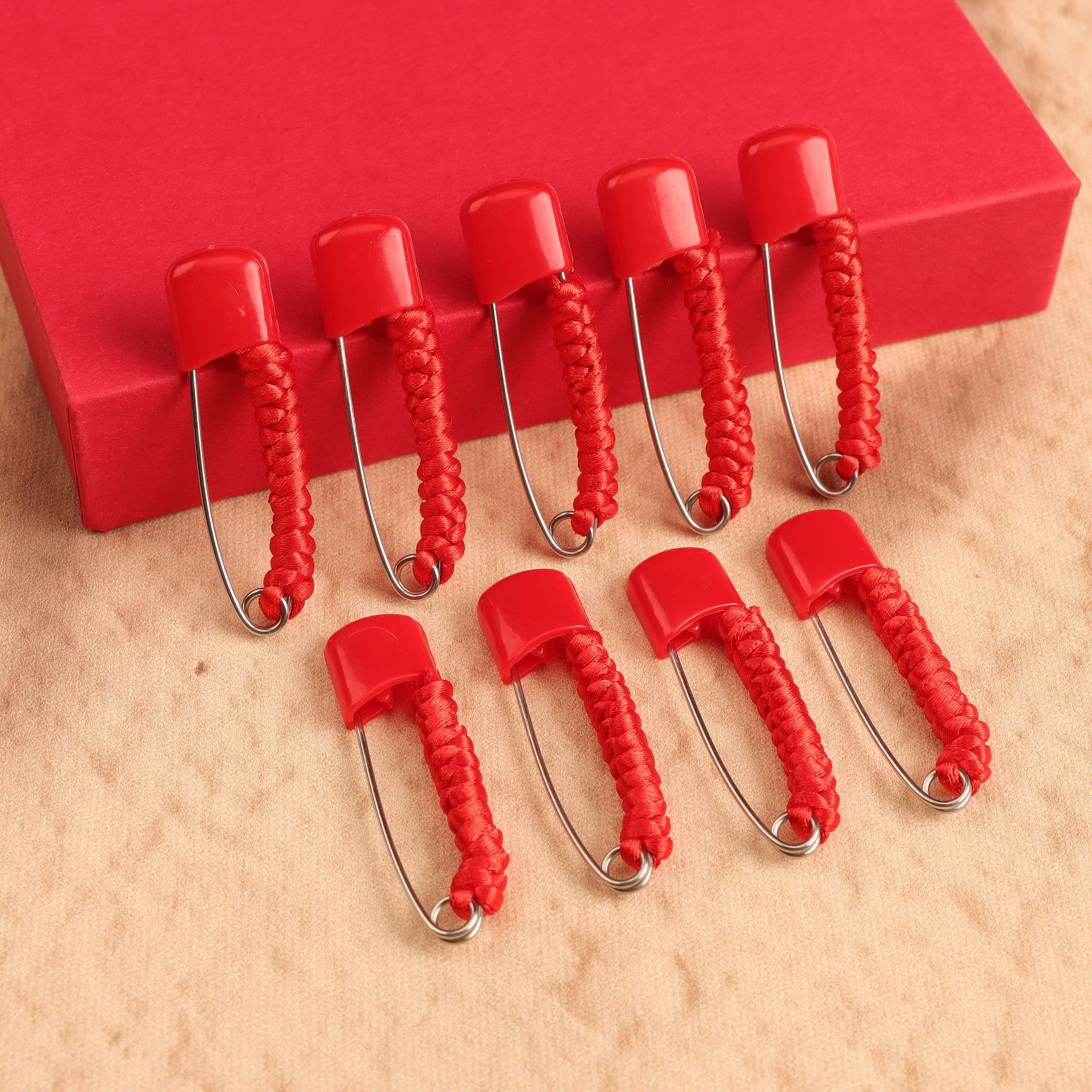 Брошь из красной веревки с алмазным узлом, защита тела для детей