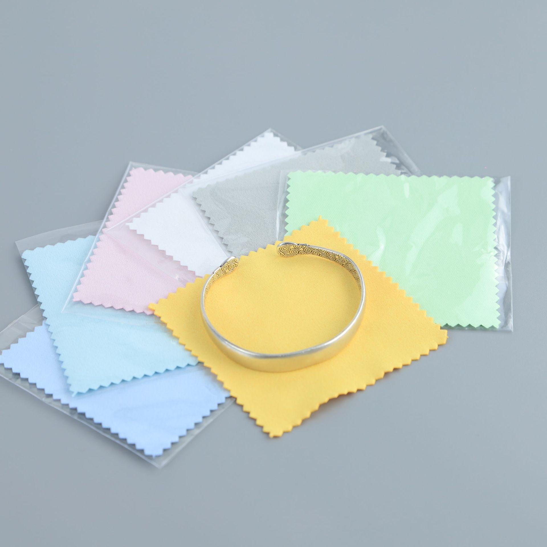 8*8Opp Bag Individually Packaged Microfiber Double-Sided Velvet Silver Polishing Cloth Wholesale