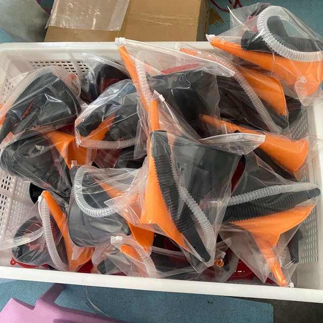 Multi-Caliber Refueling Funnel with Filter Telescopic Tube for Automobiles and Motorcycles Plus Oil and Gasoline Plastic Long Mouth Funnel