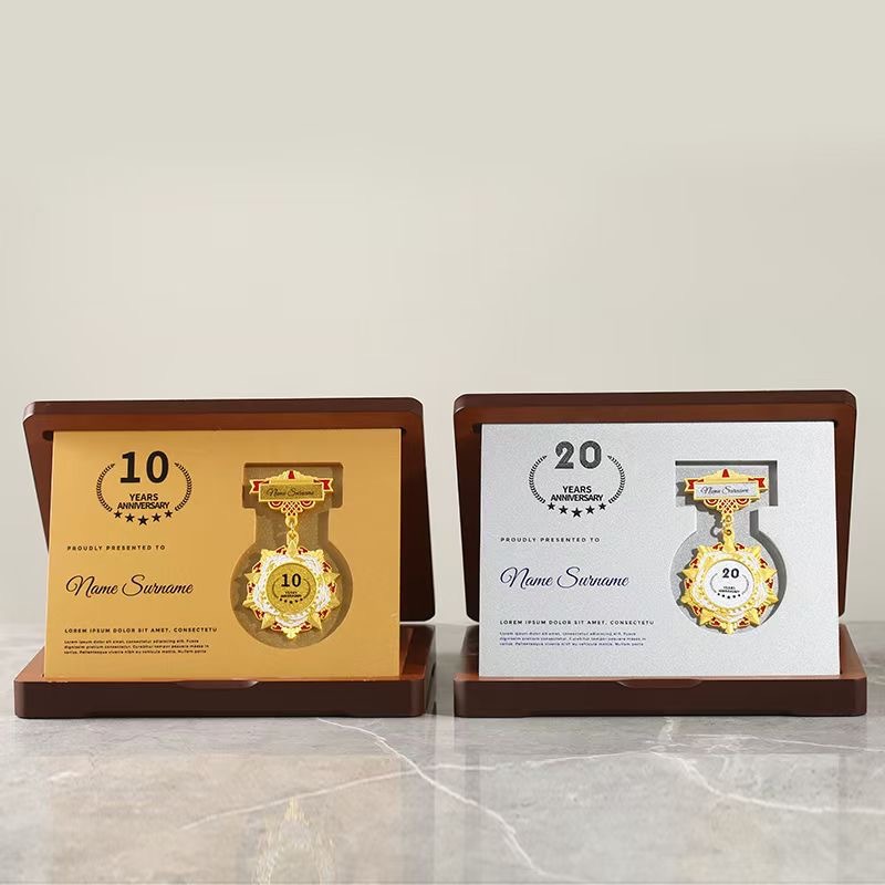 Medal and Badge Wooden Box Storage, Engraved Commemorative Coin, Military Service Badge Box, Brooch Gift Box, Solid Wood Packaging Box