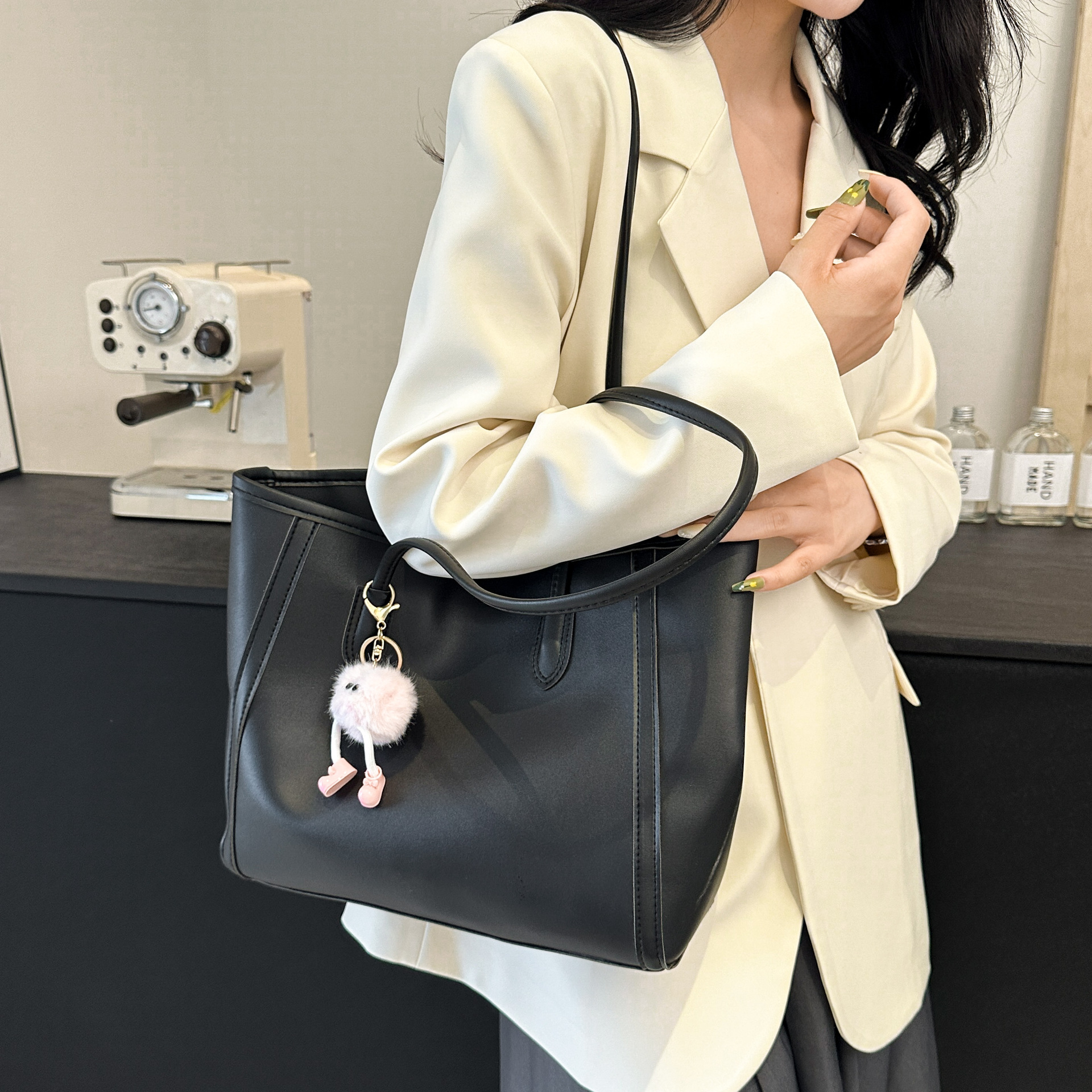 Elegant Commuter Handbag 2025 Autumn and Winter Women's Versatile Korean Style Shoulder Crossbody Bag Underarm Tote Bag