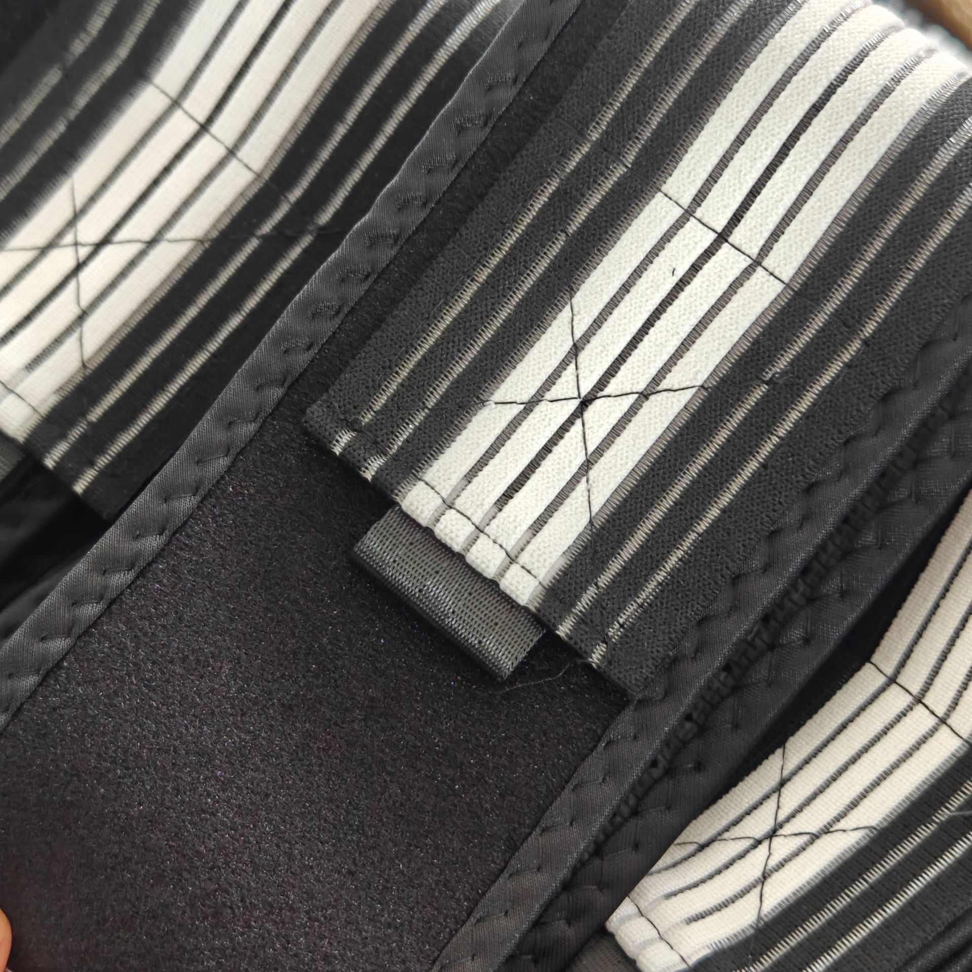 Cross-border postpartum belt restraint cross hip breathable pregnant women corset correction belt pelvic belt manufacturers