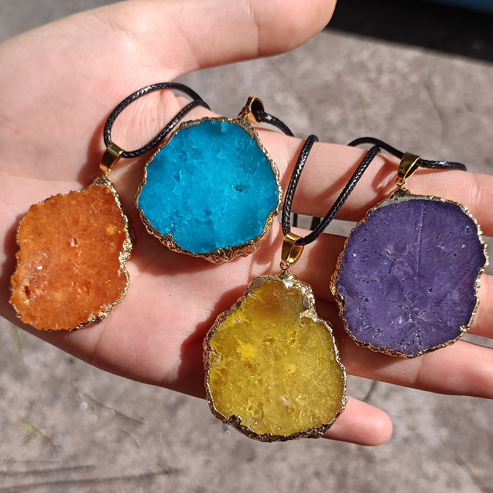 Европейское и американское украшение из натурального агата, кристаллический подвеска в форме сердца, кристаллический кластер, электролитное покрытие, персиковое сердце, цветное ожерелье