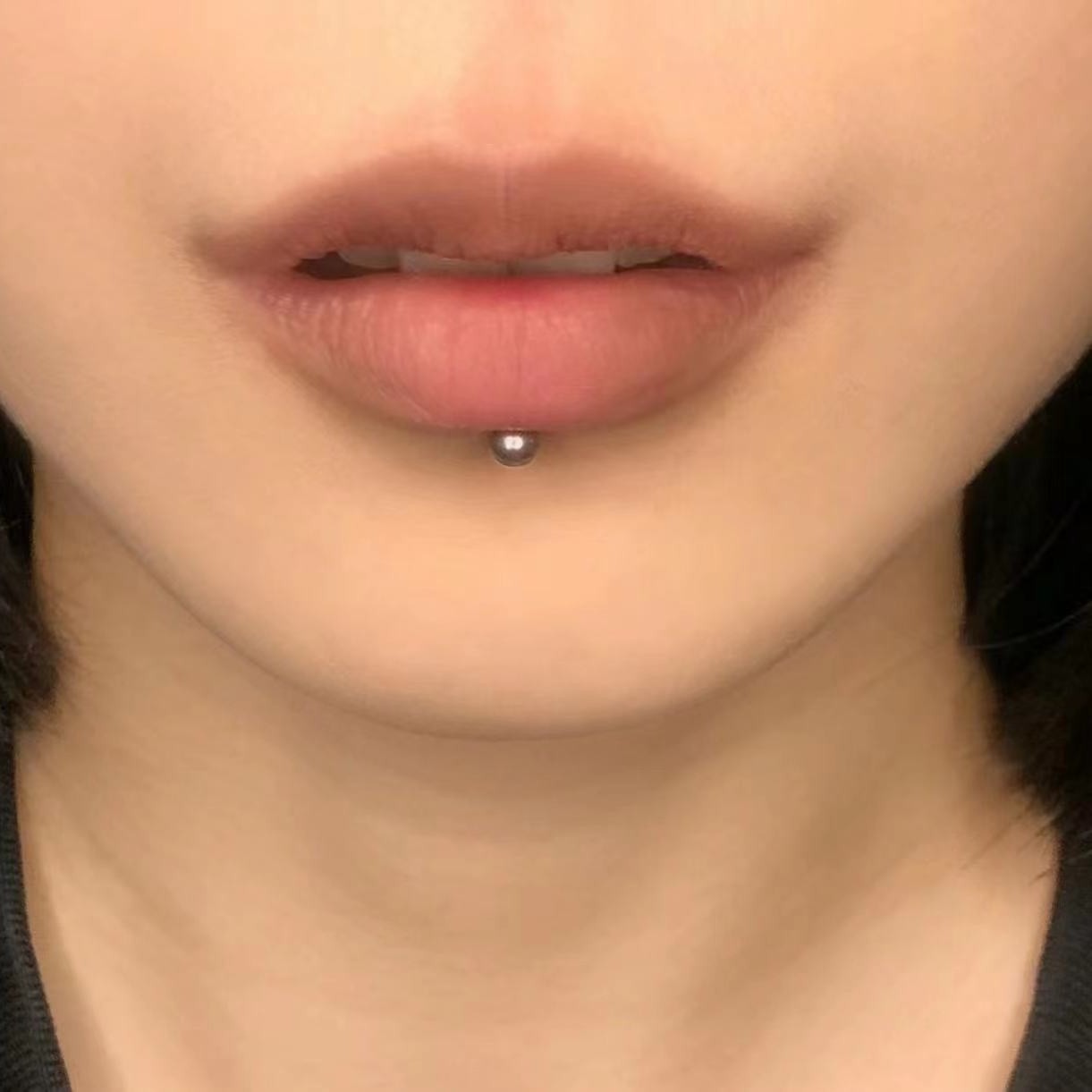 Manufacturers in stock titanium steel non-allergic internal teeth lip nails earrings external teeth ball 16G personality trend body piercing jewelry