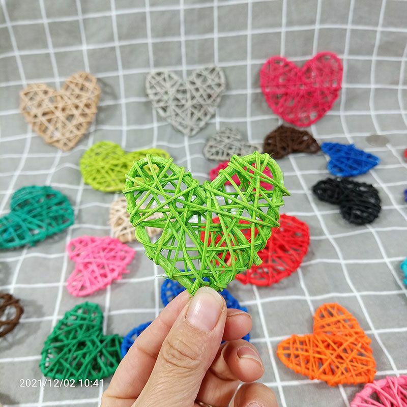 Rattan love wholesale Valentine's Day decoration shooting props kindergarten ornaments window decoration parrot toys