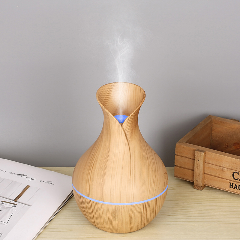 Factory wholesale 200ML small vase aromatherapy machine portable usb car air conditioning humidifier mini humidifier