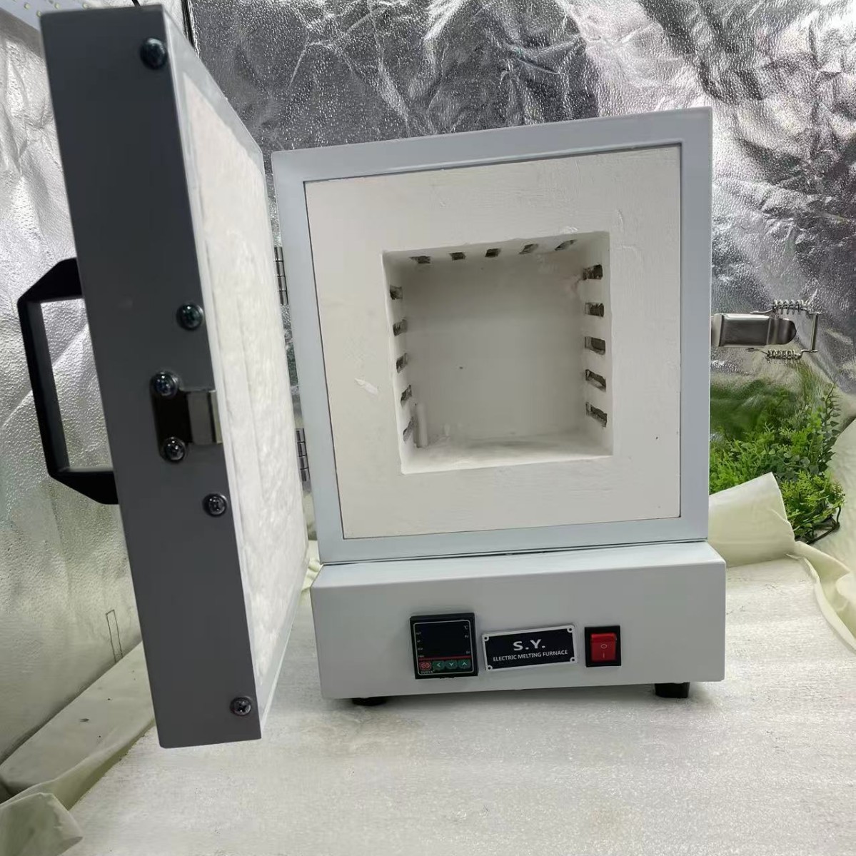Intelligent Digital Display Temperature-Controlled Gypsum Mold Constant Temperature Oven Intelligent Digital Display Oven Four-Sided Heating Oven Resistant to High Temperature Baking
