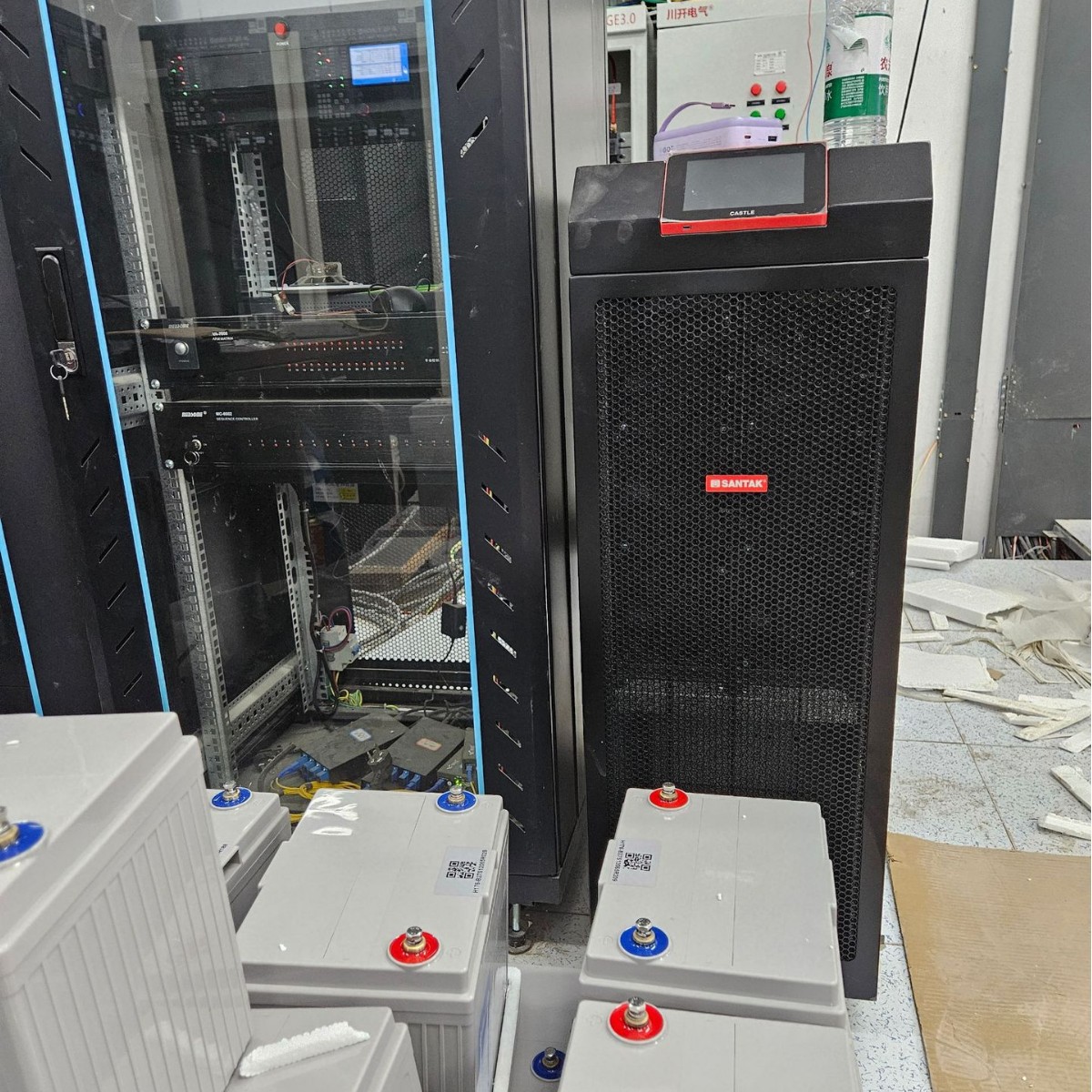 Источники бесперебойного питания Santak/системы питания для противопожарного оборудования, резервный источник питания для серверных комнат