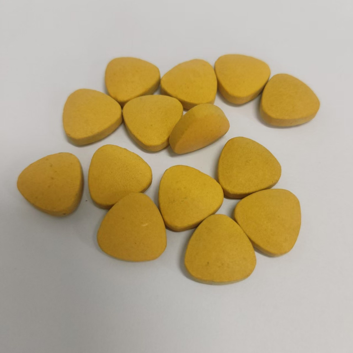 Manufacturer 0.9g Tablet Candy, Triangular Tablet Candy, Various Colors Can Be Mixed and Processed