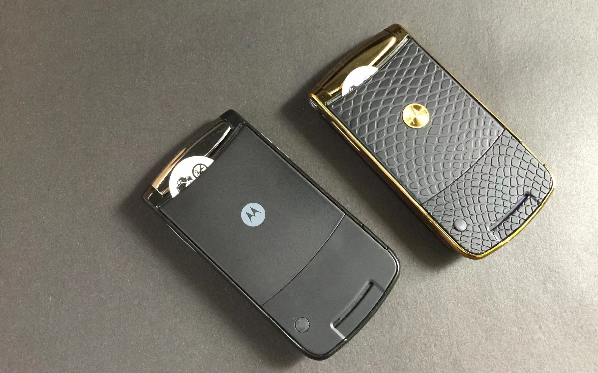 Cross-Border Multi-Language V8 Mobile Phone Dual-Screen Large-Screen Mobile 2g Flip Phone for the Elderly Collection Mobile Phone