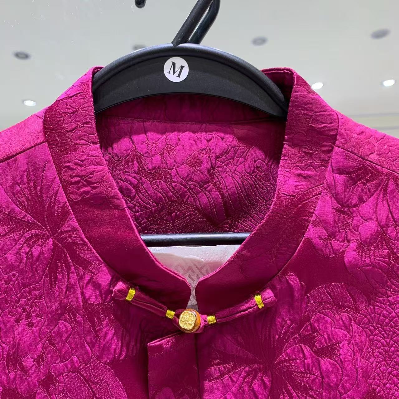 New Chinese-Style Fashion Stand-Collar Vest for Women, 2025 Autumn New Model, Elegant Satin High-End Vest Trend