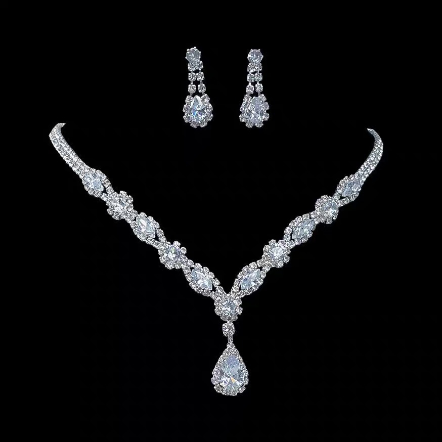 Exquisite Super Flash Crystal Necklace Earrings Set Bridal Jewelry Wedding Dress Accessories Dinner Party Earrings