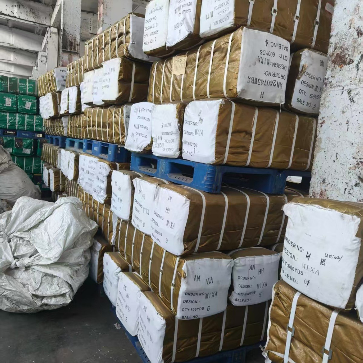 Plant Cashmere Brushed Printed Fabric Imitation Batik Treatment Bedding Stock Fabric Residual Fabric Factory Direct Sales Can Be Sold by the Ton