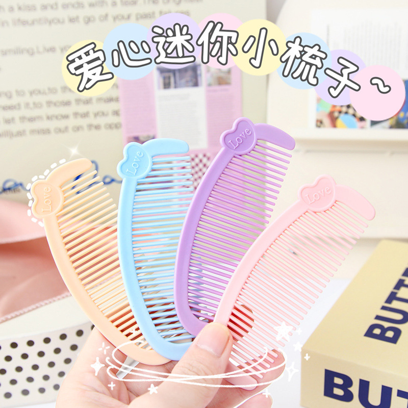 Cartoon love mini comb cute student portable hair comb home Children Baby female comb hair comb