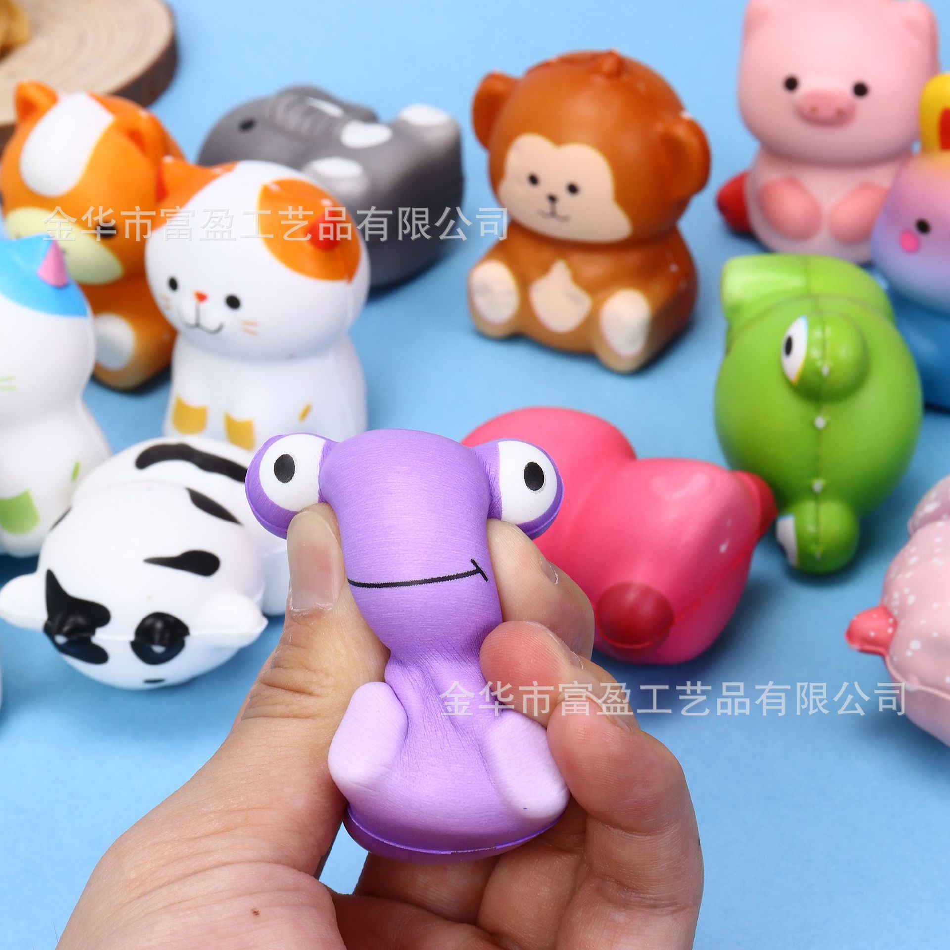 Interesting nostalgic zoo keychain ornaments key pendant pu slow rebound decompression vent cartoon toys wholesale