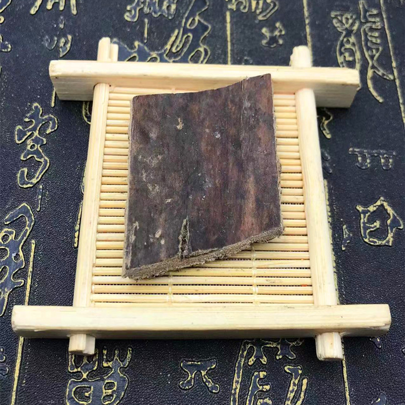 Sichuan New Goods, Uninfected Old Tree Eucommia Chinese Medicinal Materials, Peeled Salt Eucommia Origin, Edible Eucommia Powder Wholesale