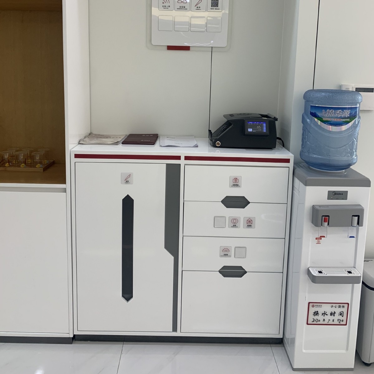 Bank Convenience Cabinet Baking Paint Convenience Service Cabinet Office Furniture Production Bank Service Desk Hall Office Convenience Cabinet