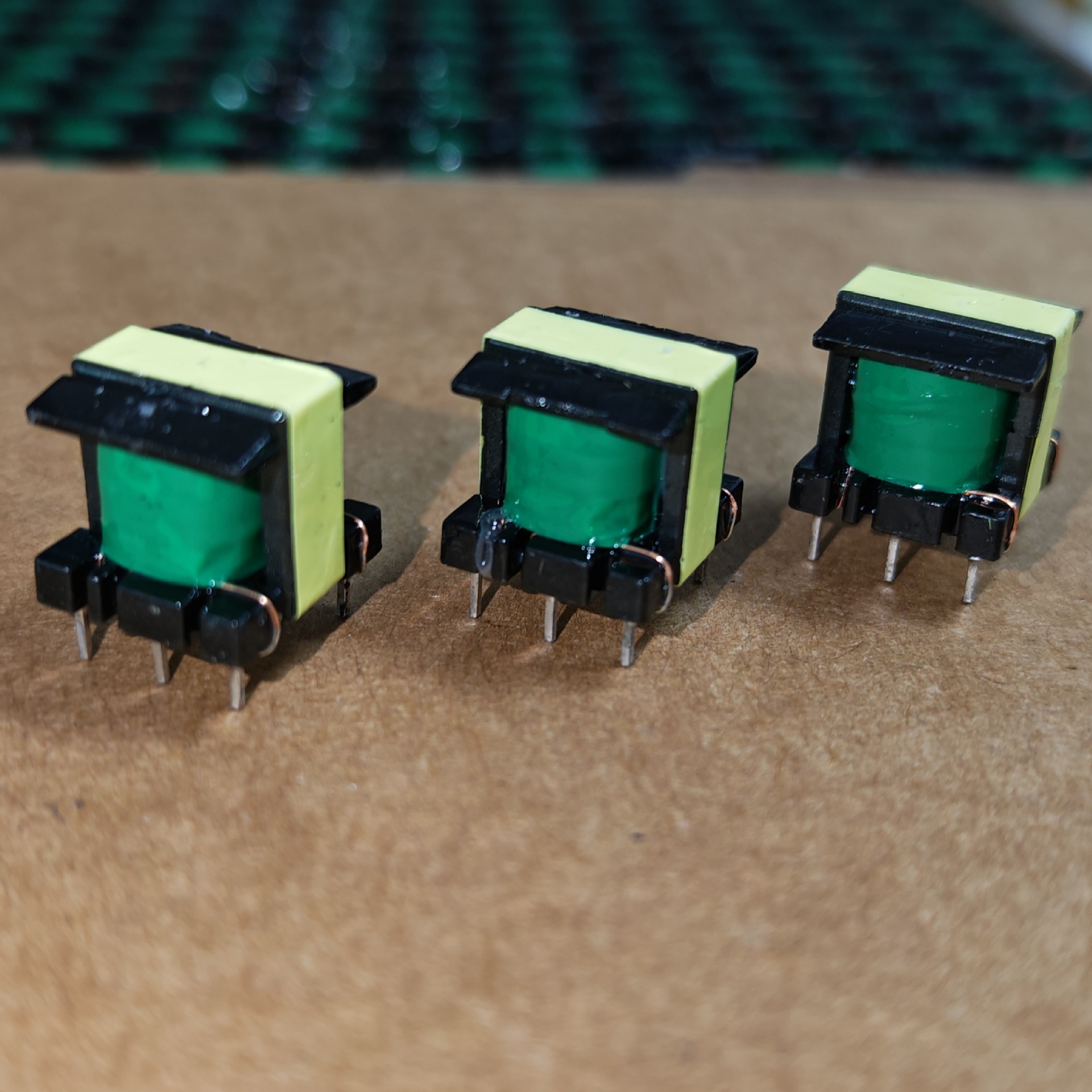 Manufacturer Wholesale Ee13.5(3+3) Vertical High-Frequency Transformer Electric Mosquito Swatter Isolation Universal Electronic Accessories