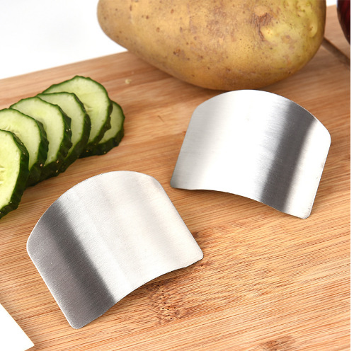 Manufacturer Wholesale Kitchen Gadgets Vegetable Cutting Hand Guard Finger Guard Multifunctional Stainless Steel Anti-Cut Tool