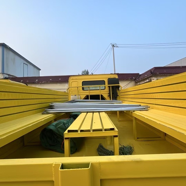 Export Africa Howo Dump Truck Chassis 375 Horsepower 4X2 Transporter Soldier Transporter Truck Chassis