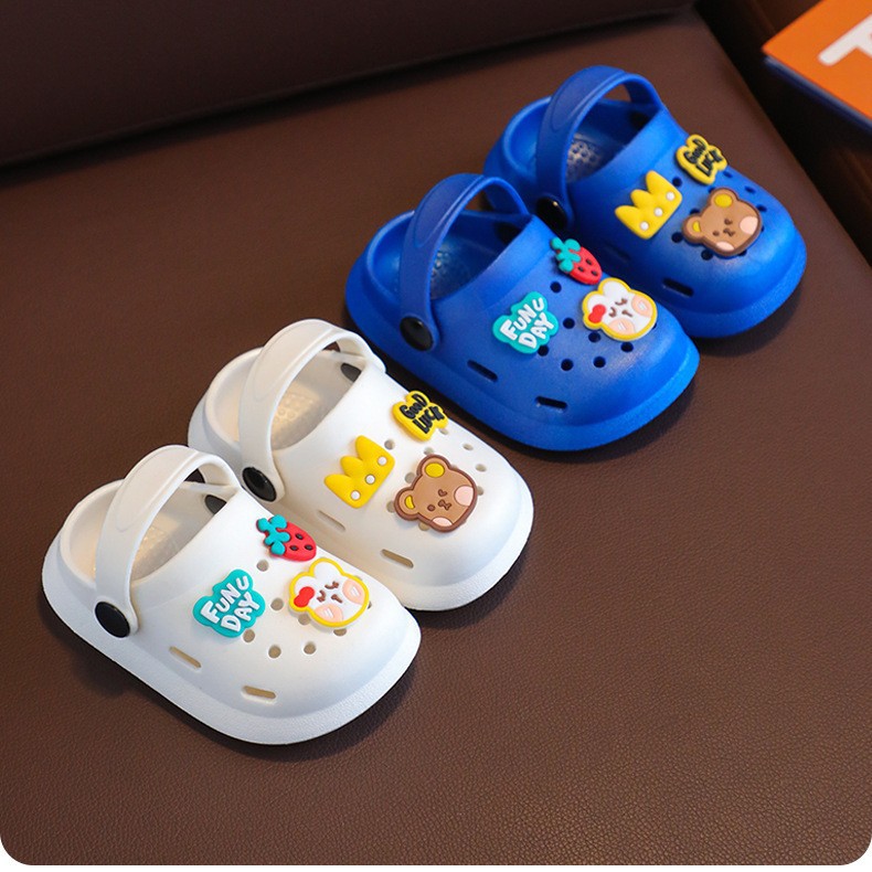 Children's Slippers Summer Boys and Girls Cartoon Cute Non-Slip Toe-Toe Clogs for Infants, Large, Medium and Small Kidsren's Sandals