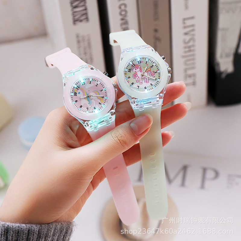 New Hot Selling Cartoon Silicone Unicorn Children Colorful Luminous Fashion Glow Quartz Watch for Primary and Secondary School Men and Women